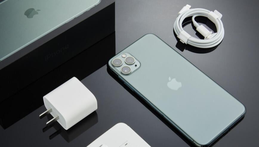 iphone11和X的区别(iphone11和xr屏幕一样吗)