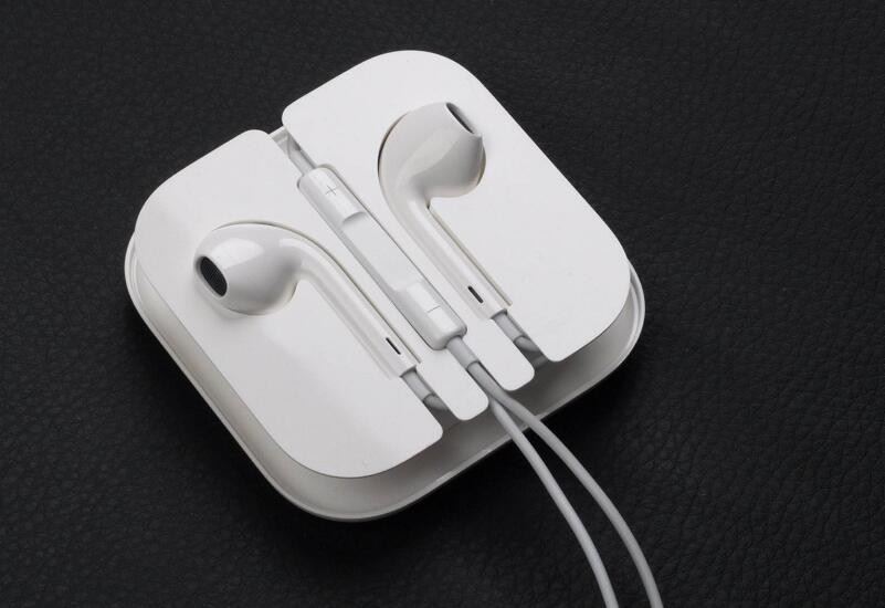 iphone11配什么耳机(iphone11标配耳机吗)