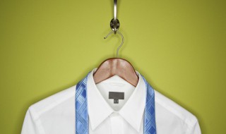 衣架把衣服撑出两个角怎么办（衣服挂出个凸起怎么办）