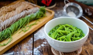 绿色面用什么汁和面 绿色面食用什么汁